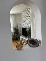 Wohnraum mit Rundbogen im Ferienhaus Emil hemma in Småland - Emil hemma - Top-Hundeurlaub