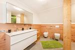 Badezimmer - Ferienwohnung Mü mit Kamin, große Küche und Sonnenterrasse - Top-Hundeurlaub