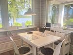 Essplatz mit traumhaftem Seeblick im Ferienhaus - Schwedenhaus am See - Top-Hundeurlaub