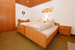 Schlafzimmer - Rundblick 1 Gartenwohnung - Top-Hundeurlaub