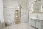 Badezimmer - FeWo Bay View: Meerblick - Top-Hundeurlaub