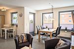 offener Wohnbereich mit Essecke - Wohnung 04 - Top-Hundeurlaub