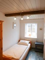 Einzelbettschlafzimmer in der Ferienwohnun Brombelbei in Süddorf auf Amrum - Ferienwohnung *Brombelbei* - Top-Hundeurlaub