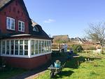 Friesenhaus Sanskiin mit Reetdach in Süddorf auf Amrum - Ferienwohnung *Eerdglüper* - Top-Hundeurlaub