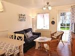 Wohnzimmer in der Ferienwohnung Fiiwfut in Süddorf auf Amrum - Ferienwohnung *Fiiwfut* - Top-Hundeurlaub