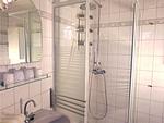 Duschbad in der Ferienwohnung Fiiwfut in Süddorf auf Amrum - Ferienwohnung *Fiiwfut* - Top-Hundeurlaub