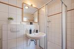 Badezimmer - Ferienhaus See Idyll 2 mit Kamin, Terrasse und 2 Bädern - Top-Hundeurlaub