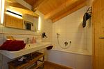 Badezimmer OG - Waldhirsch - Feriendorf Via Claudia Haus 90 - Top-Hundeurlaub