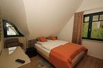 Schlafzimmer - Haus: Terrasse, Garten, Sauna - Top-Hundeurlaub
