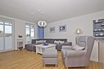 Wohnzimmer - FeWo 19: Balkon, Sauna, Schwimmbad - Top-Hundeurlaub