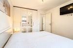 1. Schlafzimmer mit Schrank - Reethaus 18a - Top-Hundeurlaub