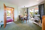 Wohnzimmer - Ferienhaus Niwaki - Top-Hundeurlaub