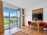 Wohnzimmer - Ferienwohnung Graureiher 18 im Wreecher Idyll Rügen - Top-Hundeurlaub