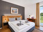 Wohnzimmer - Ferienwohnung Graureiher 18 im Wreecher Idyll Rügen - Top-Hundeurlaub