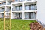 Terrasse mit Garten und Sitzgelegenheiten - Deichhäuser Anna Küste 1-13 - Top-Hundeurlaub