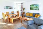 Wohnzimmer - Strandresidenz Juliusruh Fewo 10 - Balkon, 2 SZ - Top-Hundeurlaub
