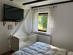 Großes Schlafzimmer - Haus 43 Talblick Fewo 2 unten - Top-Hundeurlaub