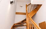 Flur mit Treppe ins OG - Fewo Sandkorn - Top-Hundeurlaub