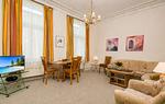 Wohnzimmer - Haus Karzenburg Fewo 1 - Top-Hundeurlaub