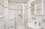 Bad mit Dusche - Haus Karzenburg Fewo 1 - Top-Hundeurlaub
