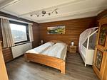 Schlafzimmer - Haus 44 Feldblick Fewo 1 oben - Top-Hundeurlaub