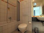 Badezimmer mit Badewanne - Wohnung 02 - Top-Hundeurlaub