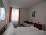 Schlafzimmer mit Aufbettung - Wohnung 15 - Top-Hundeurlaub