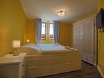 Schlafzimmer mit Doppelbett - Wohnung 7 - Top-Hundeurlaub