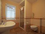 Tageslichtbad mit bodengleicher Dusche - Wohnung 13 - Top-Hundeurlaub
