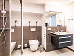Badezimmer 2: Dusche, Waschbecken, WC - FeWo Strandlust in PRORA - 7.11 - Top-Hundeurlaub