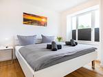 2 Schlafzimmer: 2 x Doppelbett (180 x 200cm) - FeWo Dünenheide 2.2 in PRORA - 7.22 - Top-Hundeurlaub
