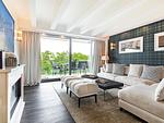 Wohn/Essbereich: Sofa, Sitzbereich, TV, Essbereich, Zugang zum Balkon - FeWo Goodlife in PRORA - 7.40 - Top-Hundeurlaub
