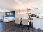 Wohn/Essbereich: Sofa, Sitzbereich, TV, Essbereich, Zugang zum Balkon - FeWo Goodlife in PRORA - 7.40 - Top-Hundeurlaub