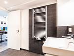Badezimmer 1: Regendusche, WC - FeWo Malanya Dachterrasse in PRORA - 4.52 - Top-Hundeurlaub