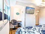 Schlafzimmer 2: Doppelbett (180x200), TV - FeWo Loft Sturmmöwe in PRORA - 4.12 - Top-Hundeurlaub