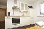 Küche / Küchenzeile - Wohnung 03: Balkon, Boddenblick, Sauna- und Schwimmbadnutzung - Top-Hundeurlaub