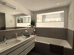 Badezimmer 2: Badewanne, Haartrockner - FeWo Strandloft in PRORA - 7.12 - Top-Hundeurlaub