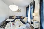 Wohn/Essbereich: Schlafsofa für 2 Personen, TV, Zugang zur Terrasse - FeWo Hygge in PRORA - 6.02 - Top-Hundeurlaub