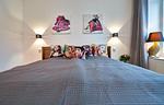 Schlafzimmer 2 (Landseite): 1 Doppelbett (180x200), Kleiderschrank, TV - FeWo Steife Brise in PRORA - 3.05 - Top-Hundeurlaub