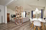 Wohnzimmer - FeWo Waldloft mit Balkon - Top-Hundeurlaub