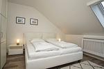 Schlafzimmer - FeWo Waldloft mit Balkon - Top-Hundeurlaub