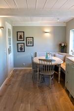 Wohnzimmer - Ferienhaus Fjord Cottage Steinbergkirche - Top-Hundeurlaub