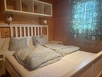 Schlafzimmer mit Doppelbett im Ferienhaus Almeria in Stöllet – Natururlaub in Värmland - Almeria01 - Top-Hundeurlaub