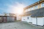 Fassade / Eingang - Ferienwohnung Strandbrise mit Kamin und Balkon - Top-Hundeurlaub