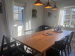 Holzesstisch im Ferienhaus in Småland für Familien und Gruppen - Familienhaus Ryd - Top-Hundeurlaub