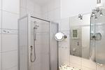 Badezimmer - Appartementanlage Strandjuwel Fewo 213 - Top-Hundeurlaub