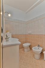 Rustico Kristi mit wunderschönem Seeblick und eingezäuntem Hof - 017185-CNI-00059 - Top-Hundeurlaub