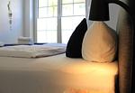 Schlafzimmer - Bernstein Suite & Breakfast Apartment 02 - Top-Hundeurlaub