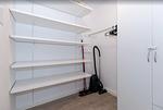 Abstellkammer/ begehbarer Kleiderschrank - Appartementanlage Strandjuwel Fewo 247 - Top-Hundeurlaub