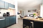 Küche / Küchenzeile - Appartementanlage Strandjuwel Fewo 243 - Top-Hundeurlaub